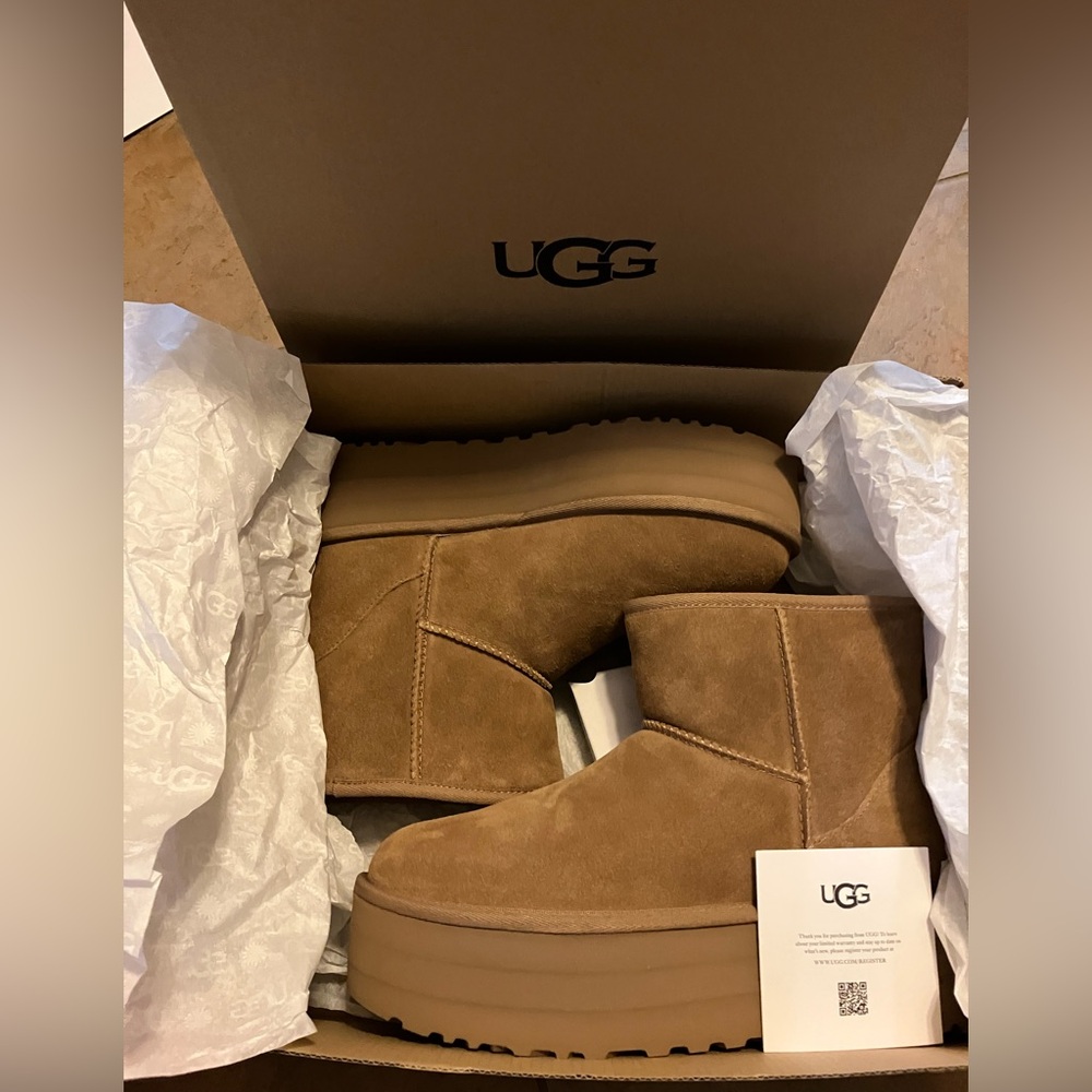 Brand New In Original Box~UGG CLASSIC MINI PLATFORM~Women’s Sz. 9